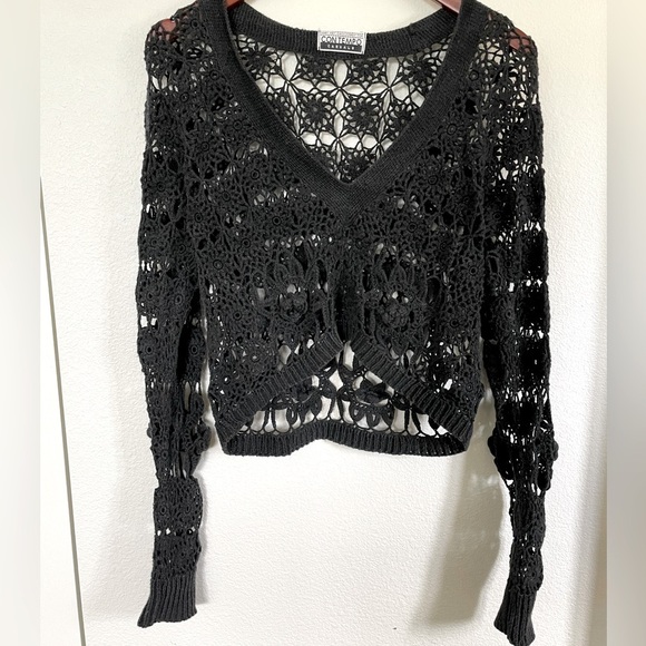 Contempo Casuals Tops - Hand Knit long sleeve top